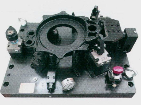 製動器(qi)底闆液(ye)壓裌具(ju)